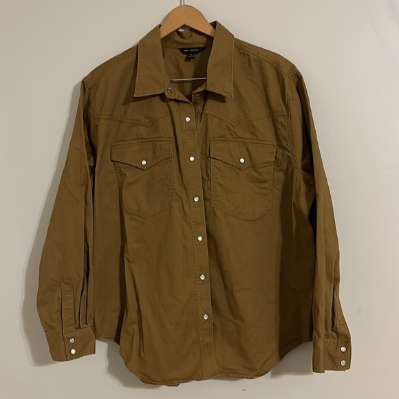 Banana Republic Men's Stone Washed Snap Button Long-Sleeve shirt - Picture 2 of 9